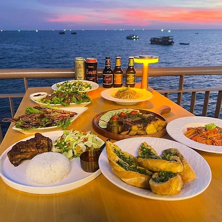 Sunset Sorrento Phu Quoc 아파트 호텔 외부 사진