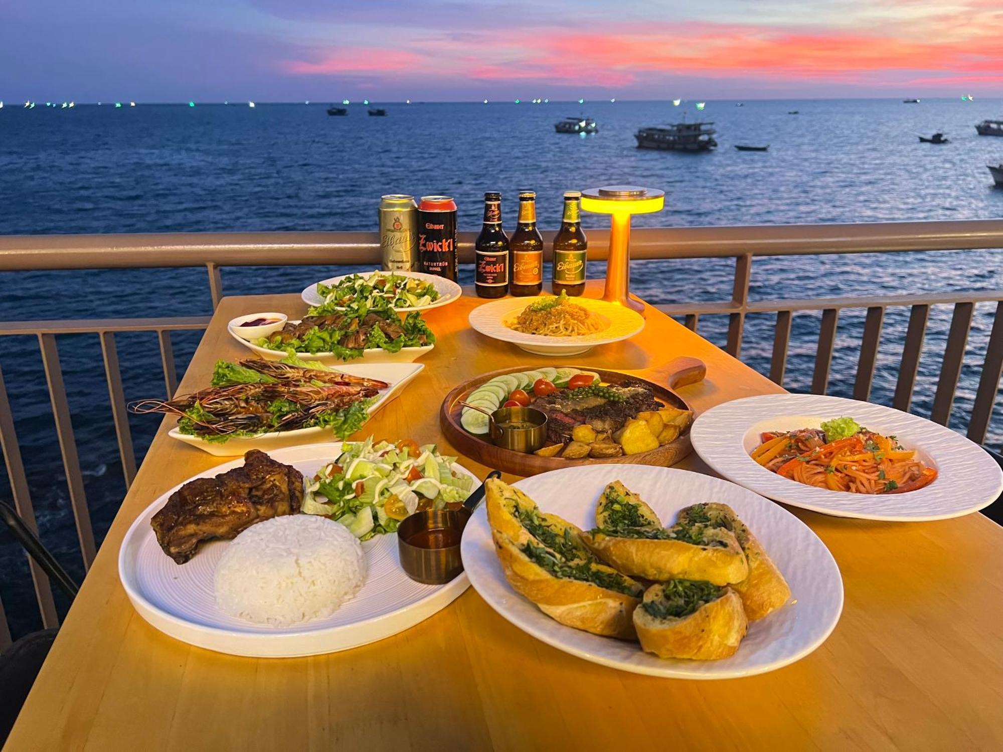Sunset Sorrento Phu Quoc 아파트 호텔 외부 사진