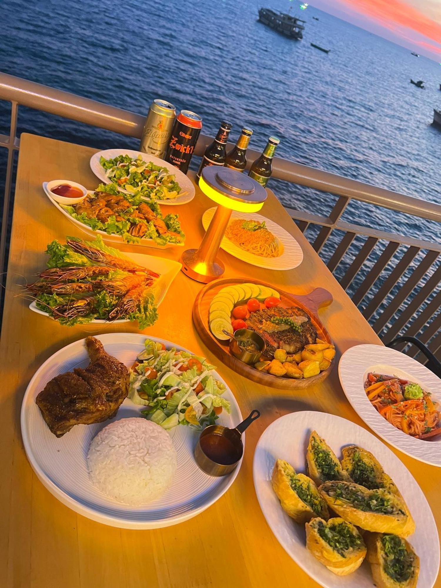 Sunset Sorrento Phu Quoc 아파트 호텔 외부 사진