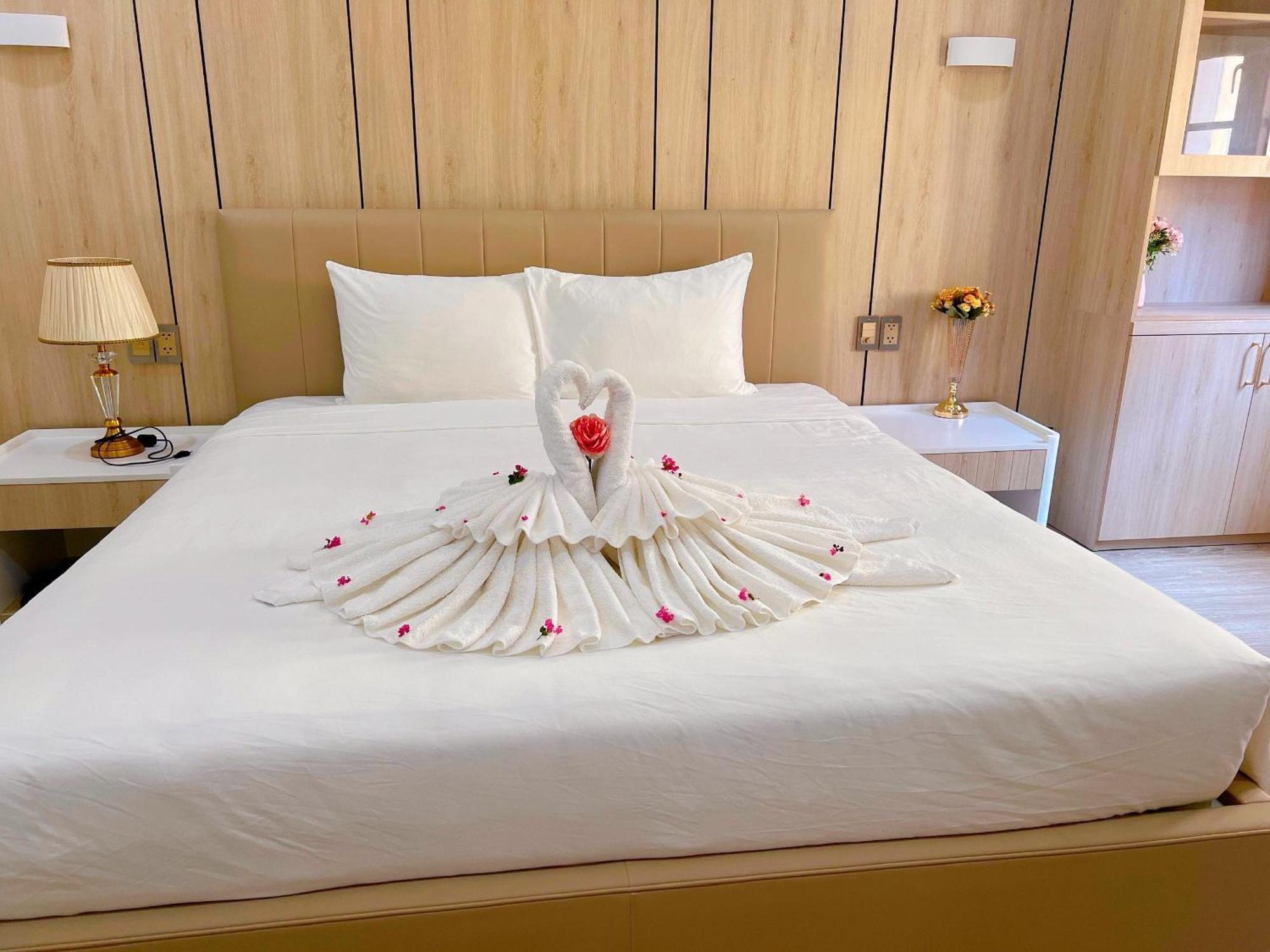 Sunset Sorrento Phu Quoc 아파트 호텔 외부 사진