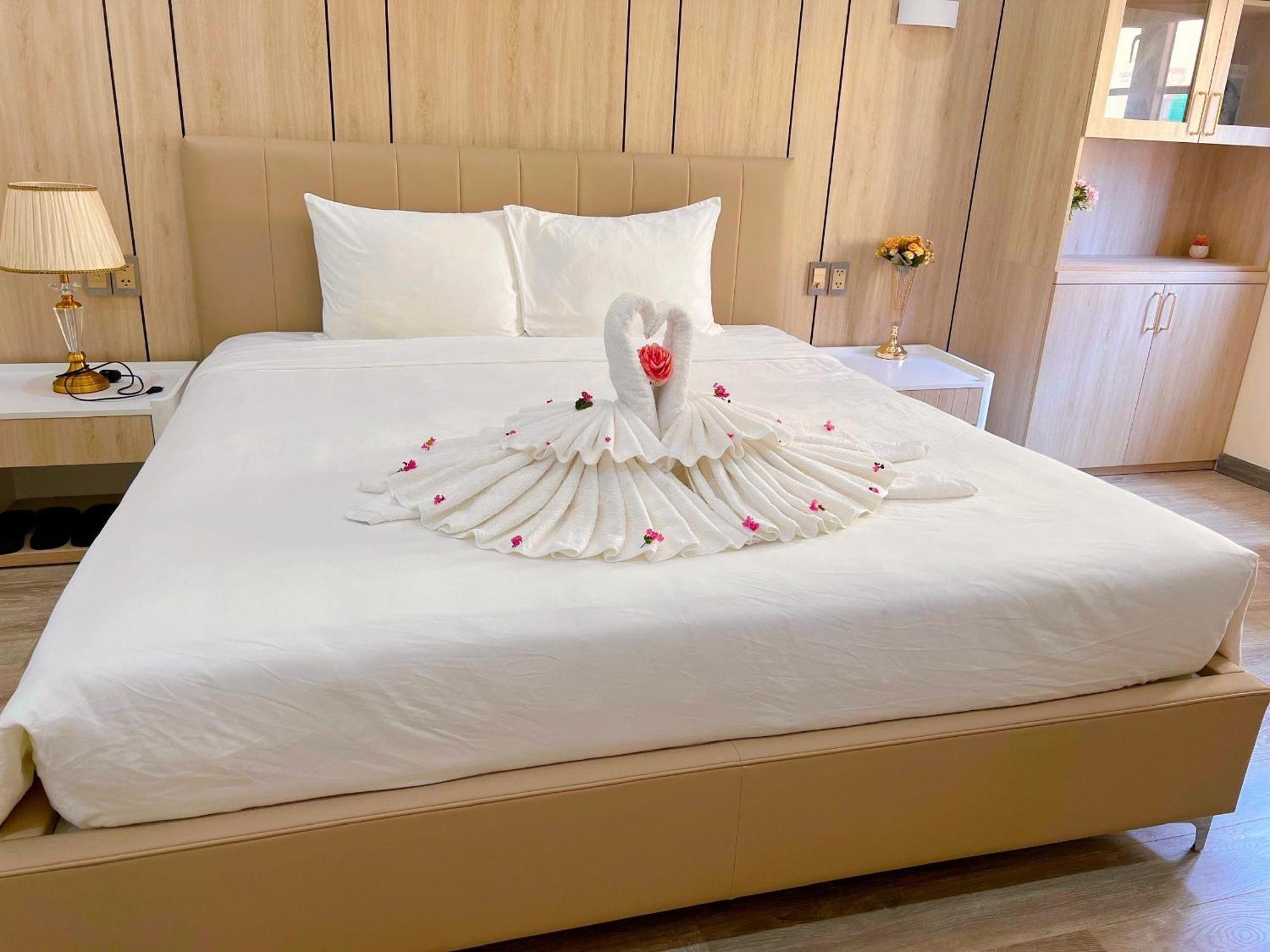 Sunset Sorrento Phu Quoc 아파트 호텔 외부 사진